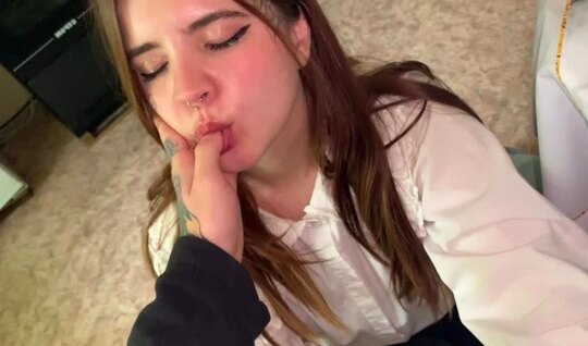 Tattooed guy hard fucks Russian girlfriend in her mouth