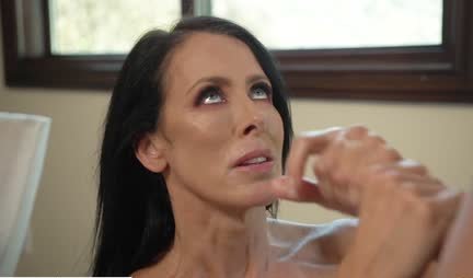 A mature woman showed big boobs and gave a blowjob to her stepson