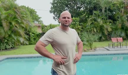 MILF with big tits lured the new neighbor into sex