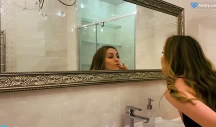 Stepmother was going to a party, but got into home sex