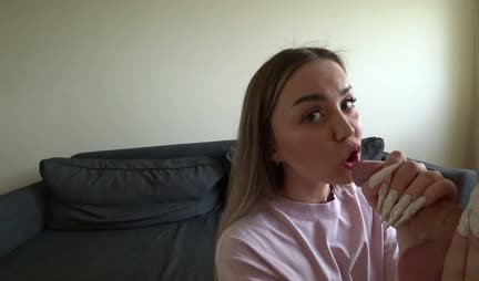 The guy inserts a big dick into the elastic anal of a Russian girlfriend