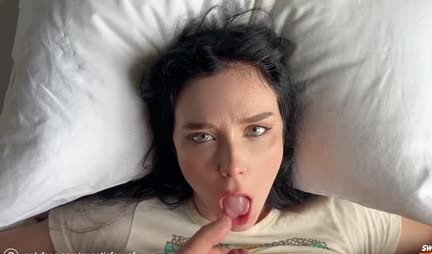 Russian bitch with a pink cap wants hot sex