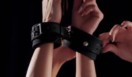 Strapon lesbian gave a multiple orgasm to a friend