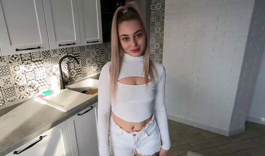 Russian neighbor in stockings knows how to do a cool hot ...