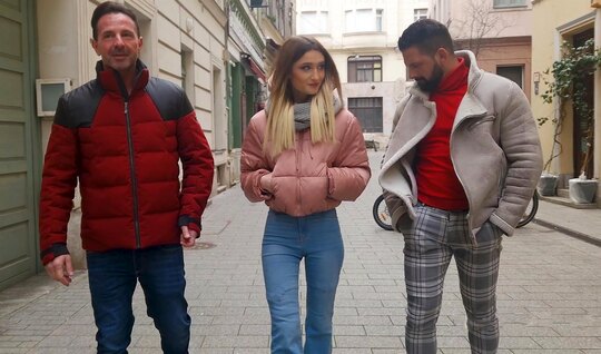 The males fucked the chick with double penetration in MZH...