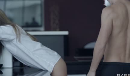 Russian chick treated her wet pussy in the morning