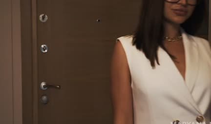 Beauty with glasses experienced anal buzz with her lover