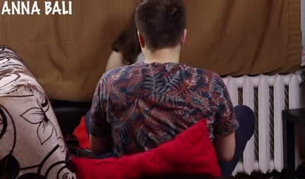 Russian chick ass lures a guy into home sex