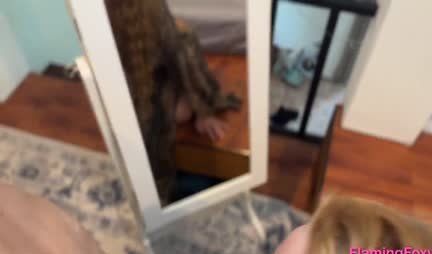 Red-haired girlfriend forgot about all the cases just to suck a dick