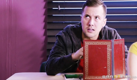 Filosoficka has sex with student in classroom