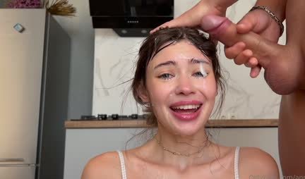 Russian chick washed herself with sperm after a hard blowjob