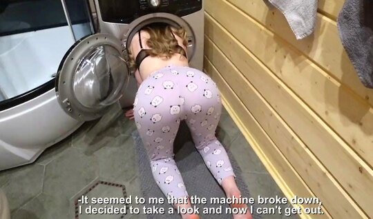 Neighbor got stuck doggy style in a car and got a dick in...