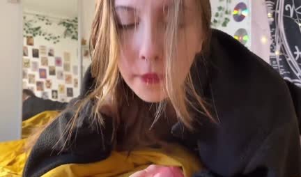 The guy treated his Russian girlfriend with his strong dick