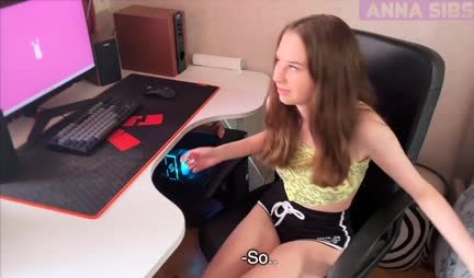 Young sister tried her brother's dick and couldn't stop