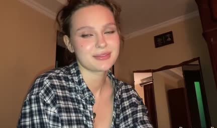 A neighbor with big tits cheered up the guy's trunk with caresses