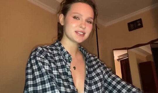 A neighbor with big tits cheered up the guy's trunk with ...