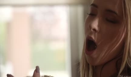 Lesbian enjoys caresses and anal masturbation with her friends