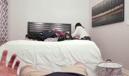 With big tits, the mother masturbates her stepson's dick and gives it to her pussy