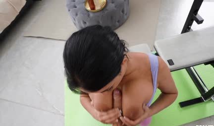 A young trainer touched the tits of an experienced woman in tights