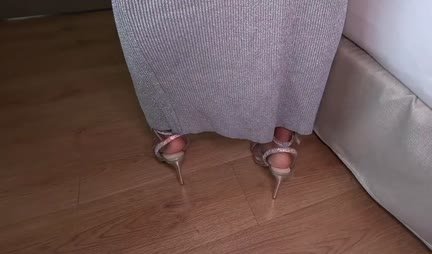 Young Daniela Anturi gave herself to the hotel manager for a discount