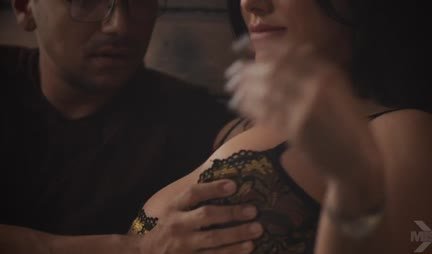 Sex with stepmother Jennifer White is the best way to relax her stepson