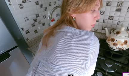 Russian chick with a gorgeous ass got doggy style in front of her neighbor