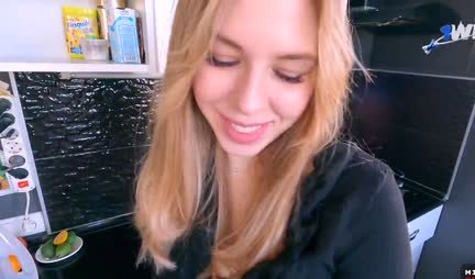 Russian blonde accidentally got stuck and got a gun in the anal