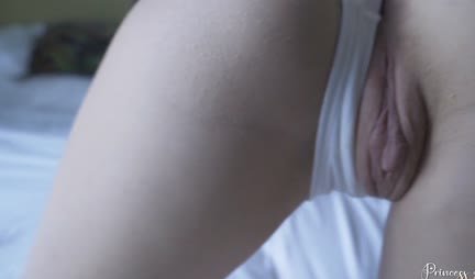 Russian cutie with a big ass loves to fuck doggy style