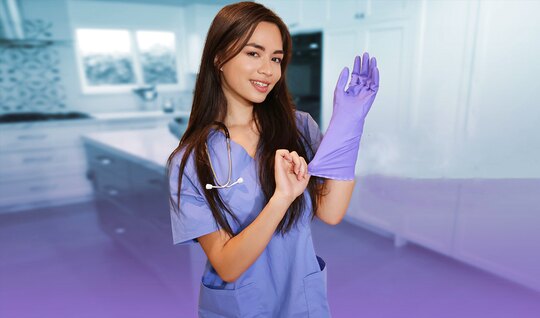 A nurse with a smooth pussy had therapeutic sex with a fr...