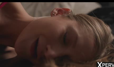 Lesbian fucks girlfriend with strap-on during FFM sex