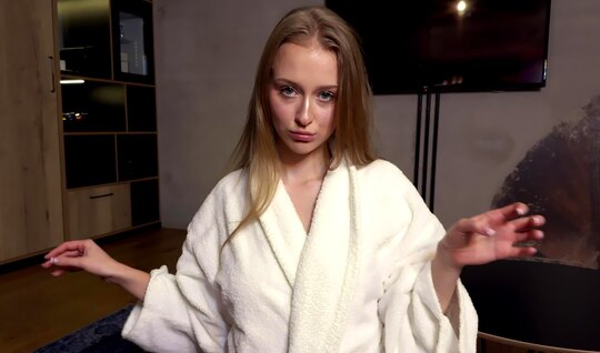 Long-haired girlfriend gets fucked in the pussy by a guy ...