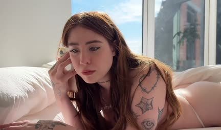 Cutie fucks great in doggy style in homemade video