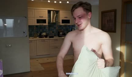 Russian student skillfully pleases a bad guy's trunk