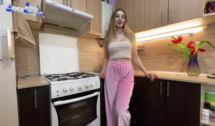 Russian blonde fell for her new neighbor's dick