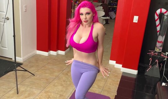 Busty chick spoils a guy with footjob in homemade porn