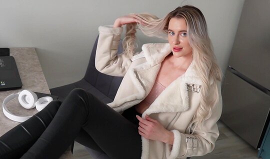 Russian bitch is always ready to fuck in a spicy position