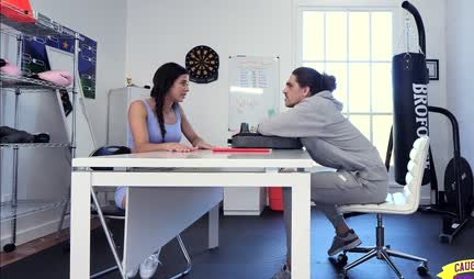 A skinny brunette offered her pussy for the athlete’s strong dick