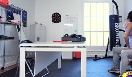 A skinny brunette offered her pussy for the athlete’s strong dick