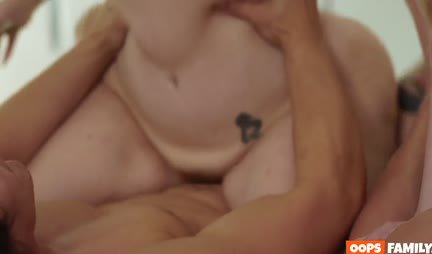 Group family sex ended with orgasm for everyone