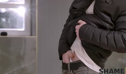 Gorgeous mature woman wants to star in a porn video