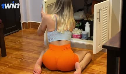 Guy cummed on his girlfriend's panties in homemade video