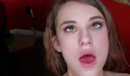 A young girl decisively took off her panties for bright sex