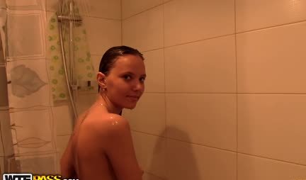 Russian girl is ready to suck, even in the bathroom, even in nature