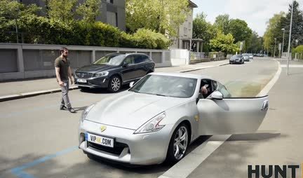 The mulatto fell for the dick of a rich macho and now gives a blowjob