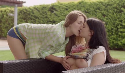 Two lesbians got up doggy style to try a man's dick