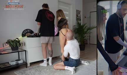 Russian bitch brazenly cheats on her boyfriend behind his back