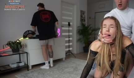 Russian bitch brazenly cheats on her boyfriend behind his back