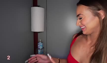 Beauty gave a great blowjob to a stranger