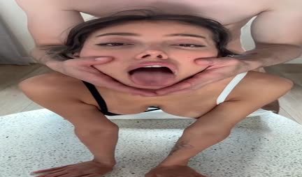 Beautiful Asian girl erotically sucks her boyfriend's big trunk