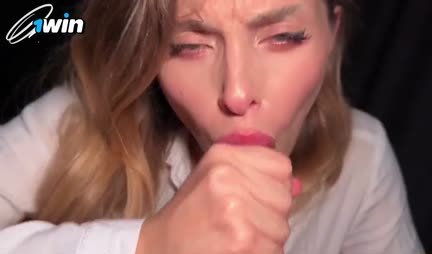 Business Russian beauty wants to fuck in the ass today